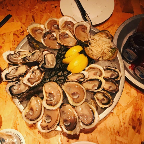 Rodney's Oyster House Fashion District Toronto, ON