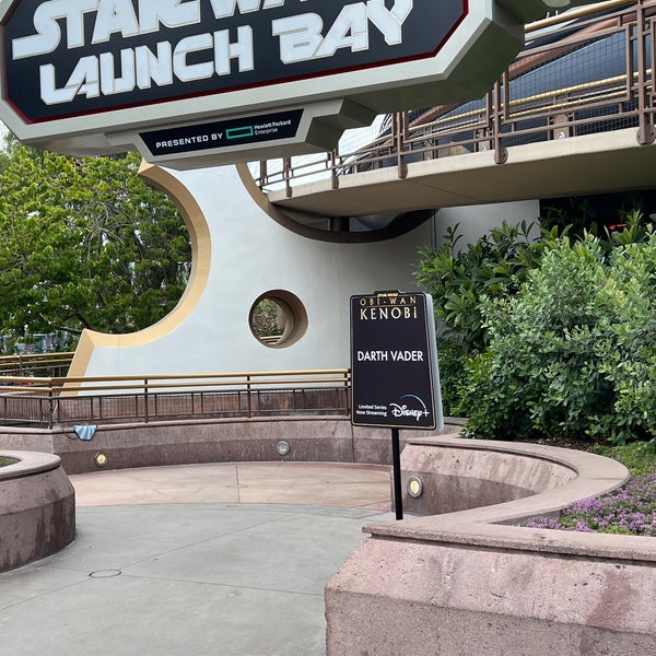 Star Wars Launch Bay - Attraction In The Anaheim Resort