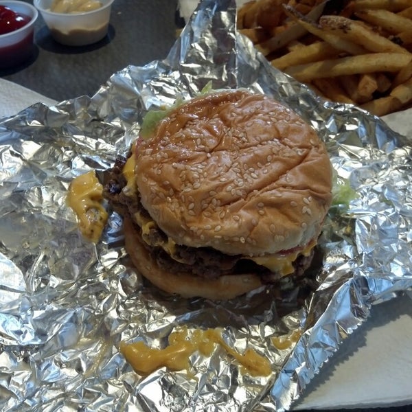 Photo taken at Z Burger by Kitchenboy on 12/30/2013