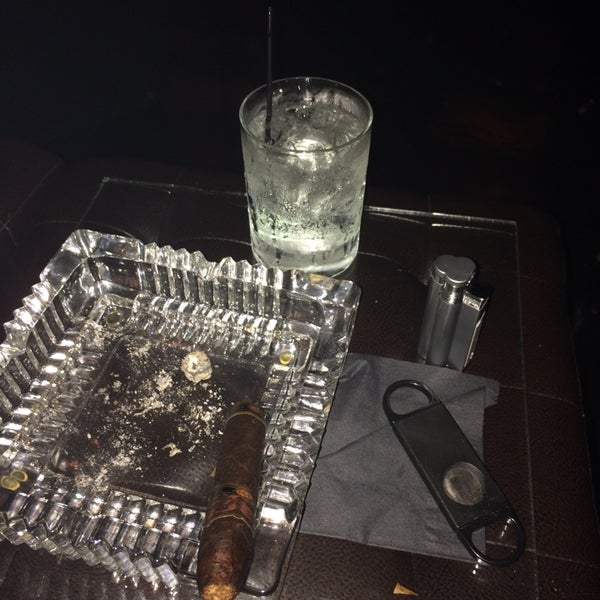 8/17/2014にLA P.がThe Leaf Cigar Loungeで撮った写真
