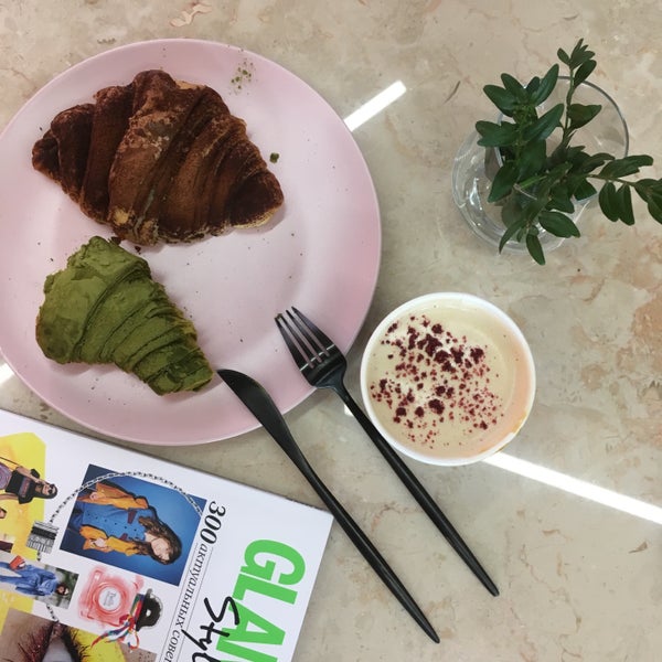 3/8/2018 tarihinde Polina N.ziyaretçi tarafından SML Deli Coffee Shop'de çekilen fotoğraf