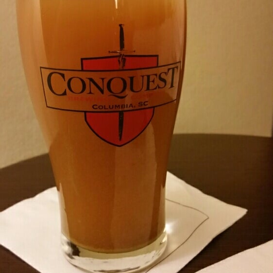 Bar downstairs, pool, good breakfast. Even had Conquest on tap.