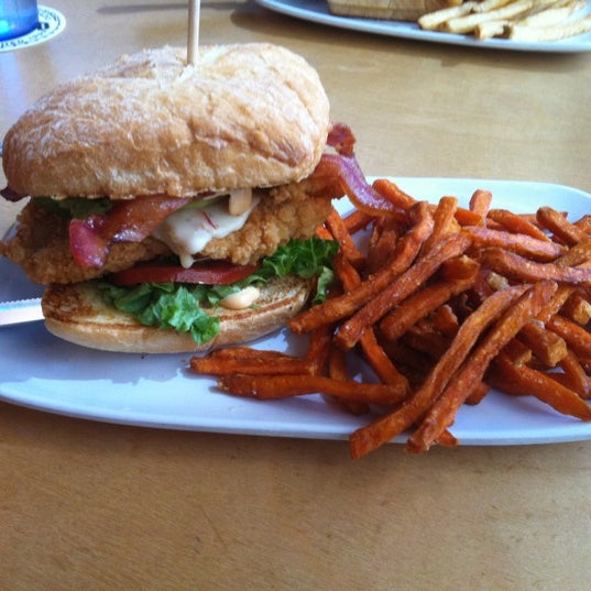 Photo taken at Crave Real Burgers by Fran M. on 9/14/2012