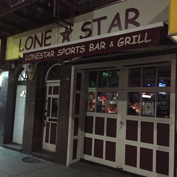 4/4/2017 tarihinde Scott R.ziyaretçi tarafından LoneStar Bar &amp; Grill'de çekilen fotoğraf