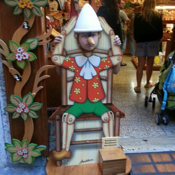 Das Foto wurde bei Pinocchio Toys Roma von Эдик Т. am 10/23/2012 aufgenommen