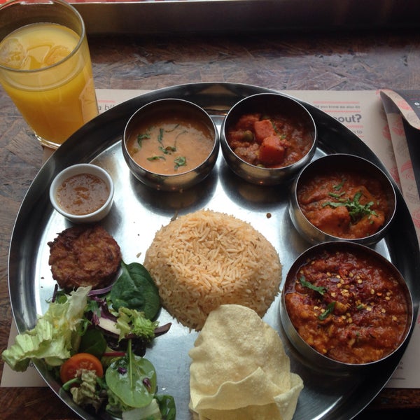 I order a thali which include a curry ( you can choose any curry you want) Love the garlic chili chicken curry, because I always like spicy food.