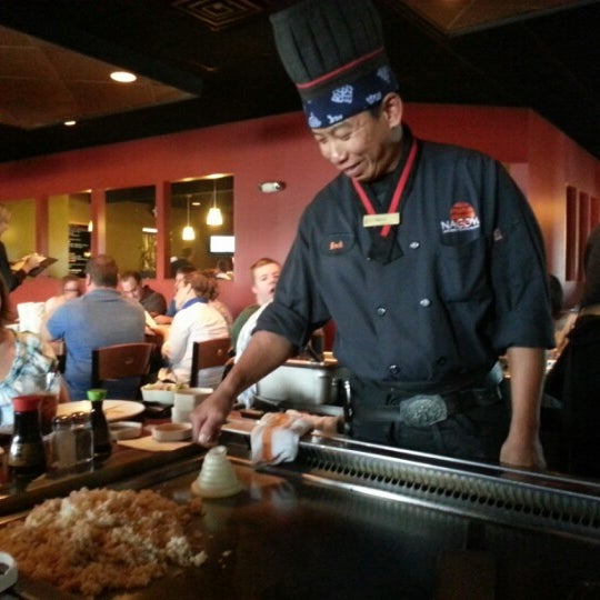 Снимок сделан в Nagoya Japanese Steakhouse &amp; Sushi пользователем Shelley R. 9/16/2012