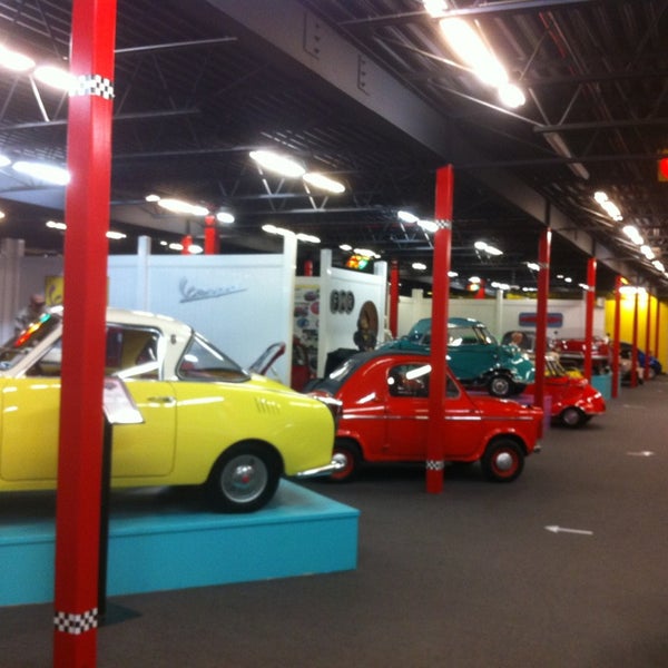 5/19/2013 tarihinde Christy B.ziyaretçi tarafından Miami&#39;s Auto Museum at the Dezer Collection'de çekilen fotoğraf