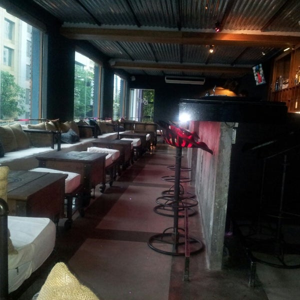 Foto tirada no(a) Loft Lounge Bar por Dinithi A. em 6/8/2013