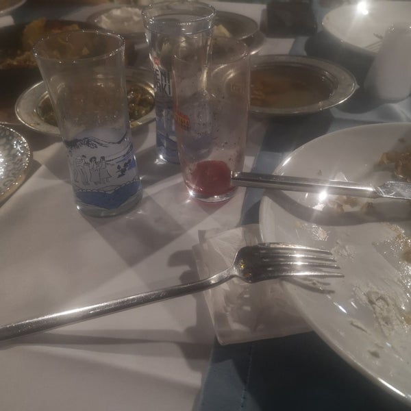 Das Foto wurde bei Bayazhan Restaurant von Uğurr am 8/5/2023 aufgenommen