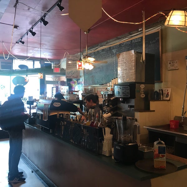 Foto tomada en Tate Street Coffee House  por Kimm R. el 11/9/2017