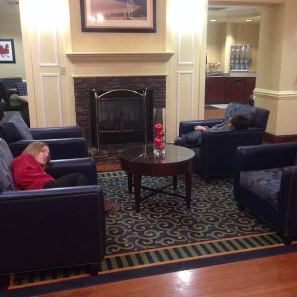 Photo taken at SpringHill Suites Atlanta Kennesaw by Michael W. on 12/21/2013