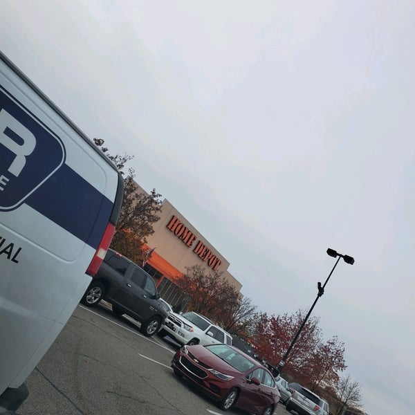 The Home Depot Evansville West Side 275 ziyaretçidan 9 tavsiye