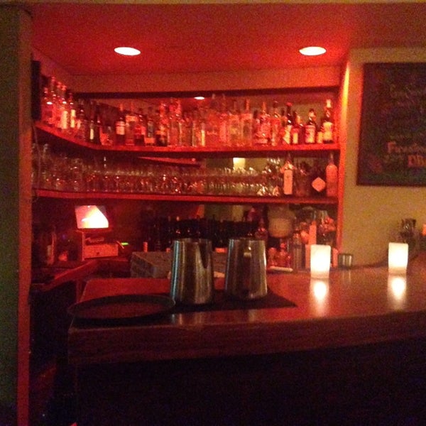 Foto tirada no(a) First Crush Restaurant &amp; Wine Bar por Vishal P. em 9/25/2013