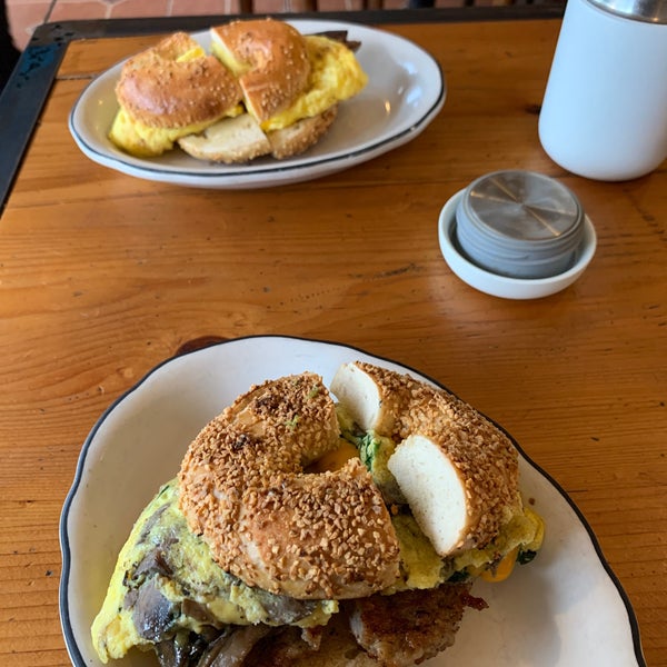 Photo taken at Beauty&#39;s Bagel Shop by Dylan C. on 1/30/2020