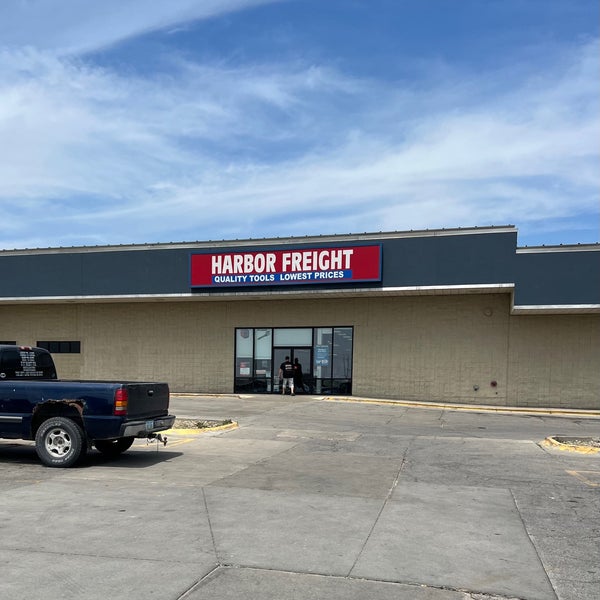 Harbor Freight Tools Hardware Store in Des Moines