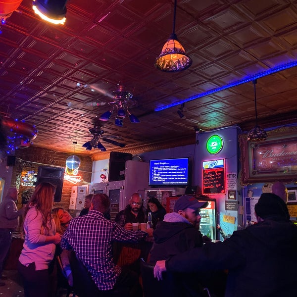 Carols gay bar chicago telasem