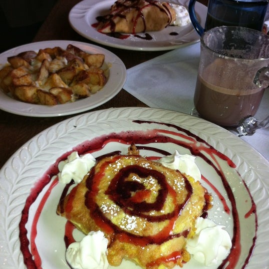 Photo taken at Simply Crepes by Danielle H. on 12/2/2012