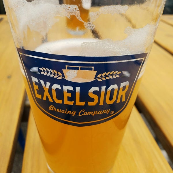 Foto scattata a Excelsior Brewing Co da Karie M. il 6/23/2018