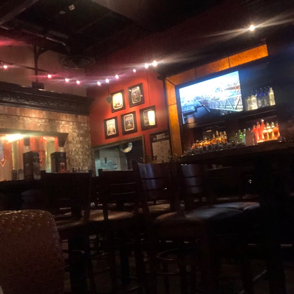 Photo taken at BJ&#39;s Restaurant &amp; Brewhouse by Adrián M. on 7/27/2018