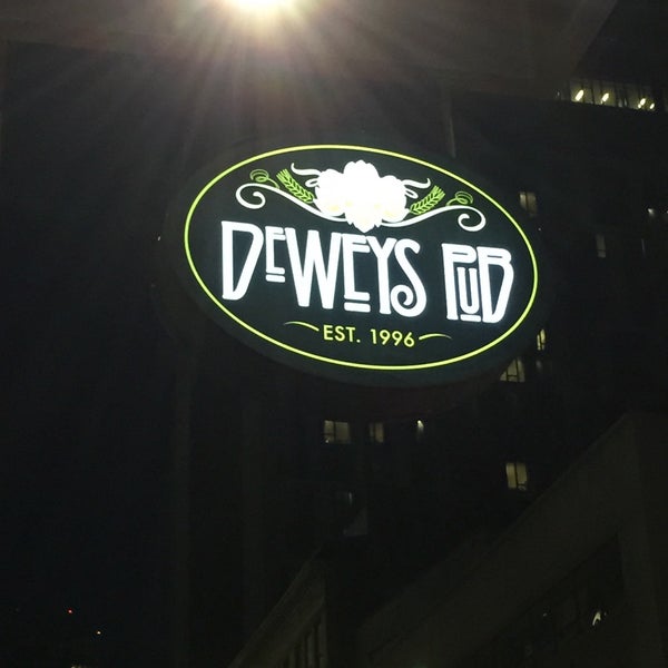 8/22/2015 tarihinde David S.ziyaretçi tarafından Dewey&#39;s Pub'de çekilen fotoğraf