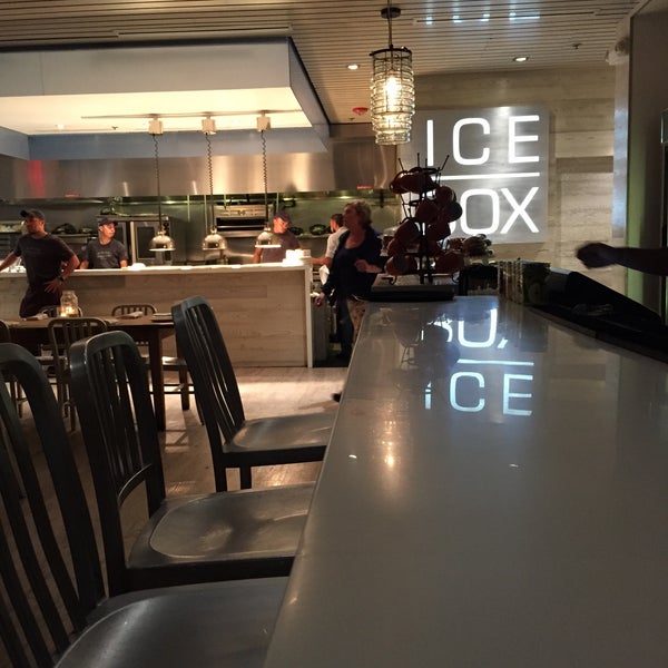 Photo prise au Icebox Cafe par David S. le8/15/2015