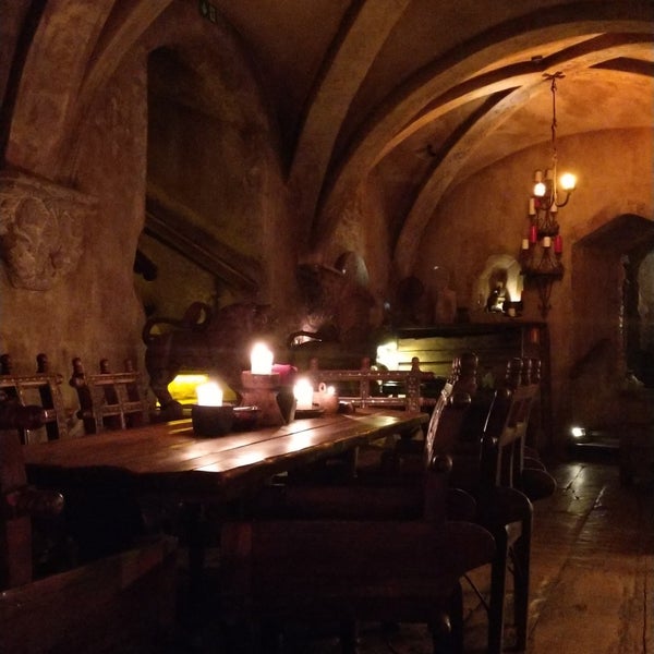 10/23/2019에 Oleg K.님이 Rozengrāls | Authentic Medieval Restaurant에서 찍은 사진