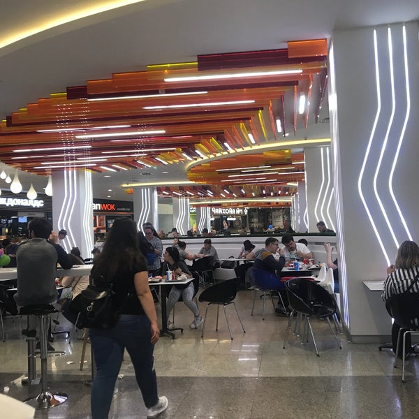 Стол фудкорт. Двор фудкорт. Двор фудкорт. Двор фудкорт. Ресторан в меге уфа.