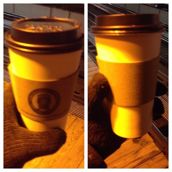 11/20/2013にSean J.がEmerald City Coffeeで撮った写真