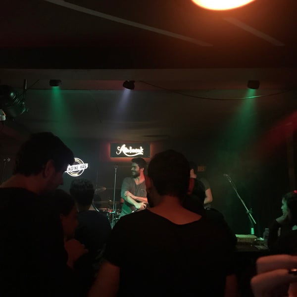11/24/2018에 İrem K.님이 Son Durak Altı Buçuk Cafe &amp; Bar에서 찍은 사진