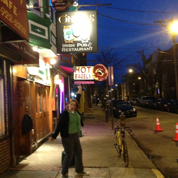 Foto tirada no(a) O&#39;Neals Irish Pub por Ronald D. em 3/17/2013