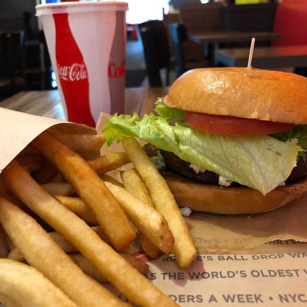 2/24/2018 tarihinde Guilherme G.ziyaretçi tarafından New York Burger Co.'de çekilen fotoğraf