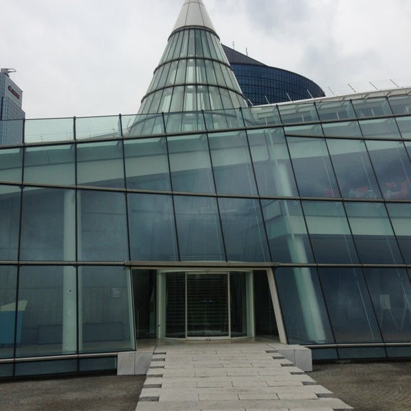 神田外語大学附属図書館 Universite Kutuphanesi Da Fotograflar 神田外語大学附属図書館 Universite Kutuphanesi Da Fotograflar