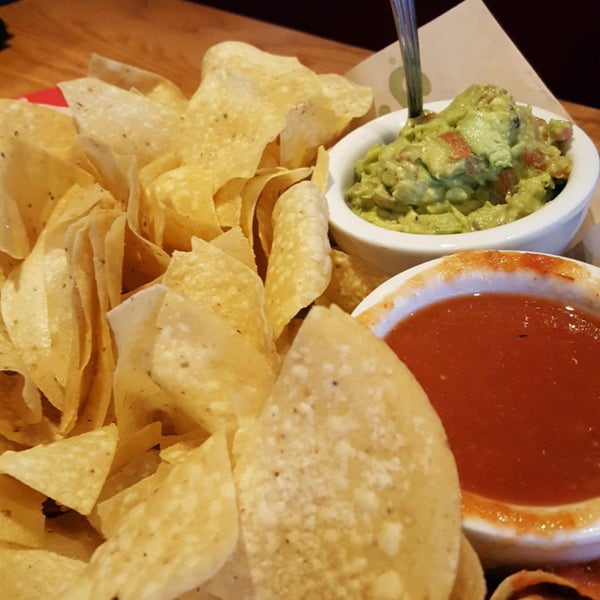 Photo taken at Chili&#39;s Grill &amp; Bar by Luis Damian V. on 2/13/2019