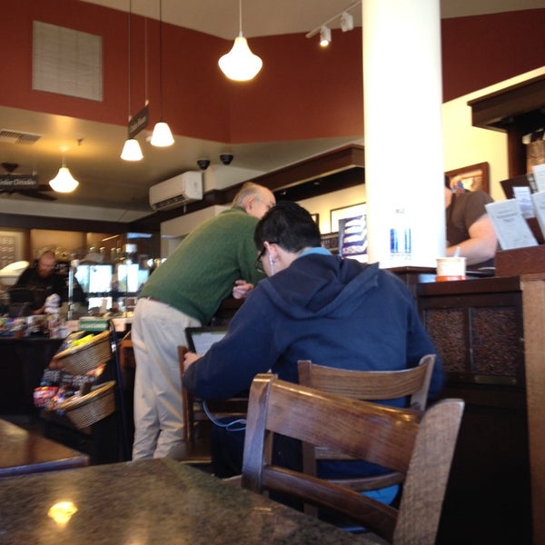 Foto tomada en Peet&#39;s Coffee &amp; Tea  por Shane B. el 1/31/2014