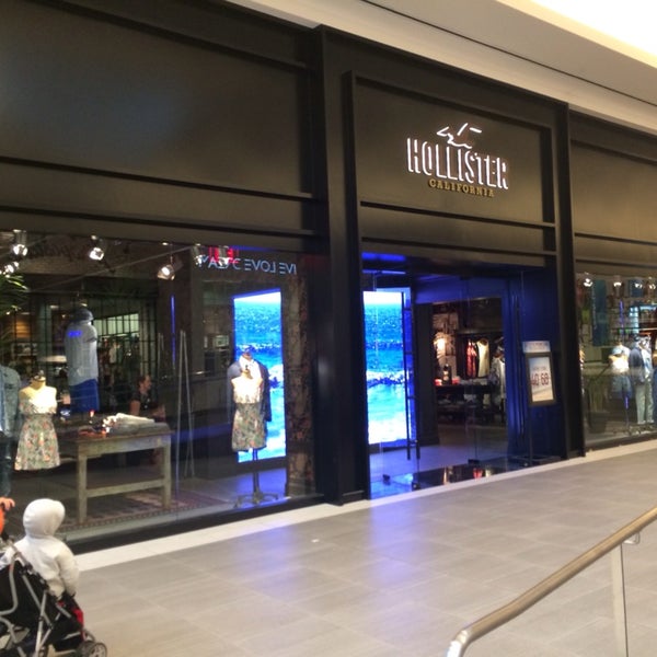 hollister in lakewood mall