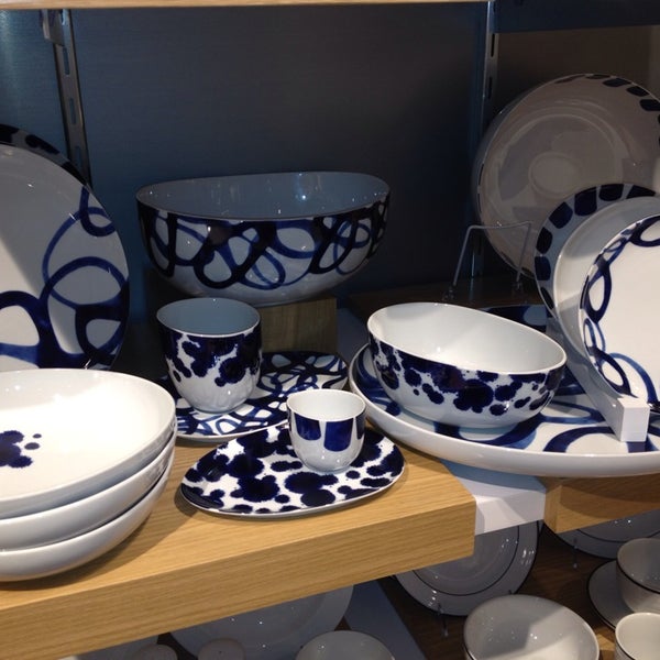 Photo taken at Crate &amp; Barrel by Sonia H. on 2/20/2014