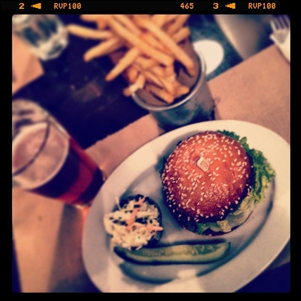 Foto tirada no(a) BLT Burger por Zachary M. em 1/25/2014