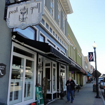 11/14/2012 tarihinde Kim A.ziyaretçi tarafından The Peak City Grill &amp; Bar'de çekilen fotoğraf