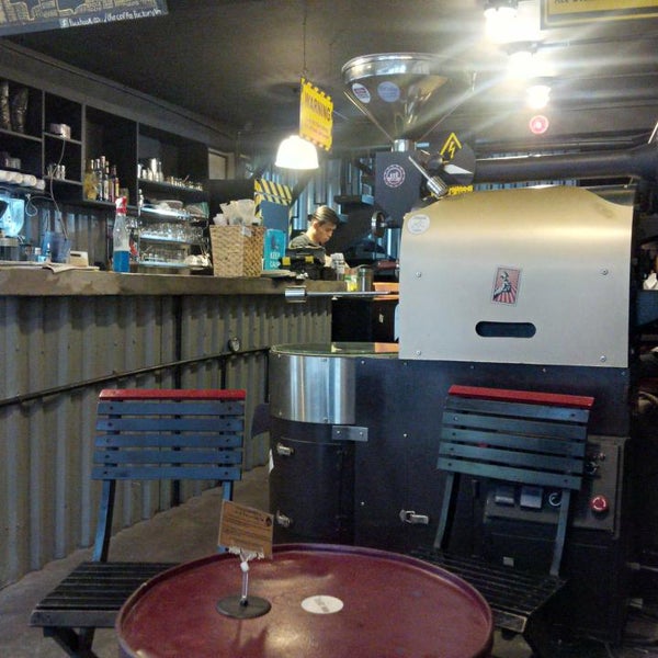 Foto tirada no(a) The Coffee Factory por Tri V. em 9/21/2014
