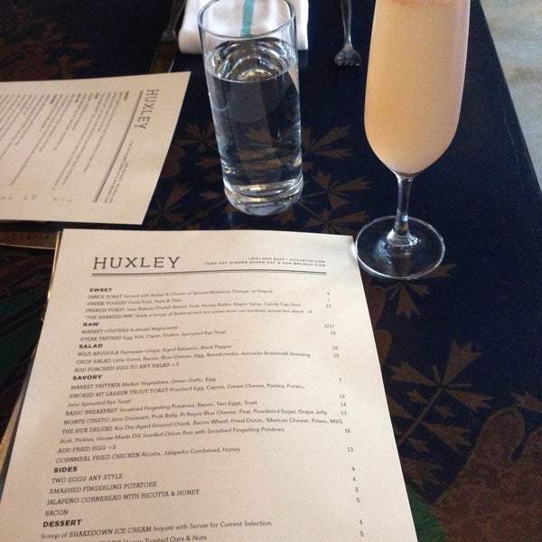 5/7/2016에 dorothy z.님이 Huxley Restaurant에서 찍은 사진