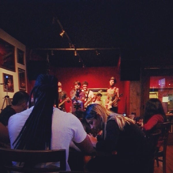 4/11/2014에 Guilherme C.님이 Superstar Music &amp; Sports Bar에서 찍은 사진