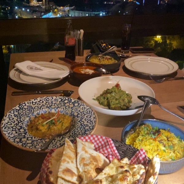Foto diambil di Dubb Indian Bosphorus Restaurant oleh هـَ🌴💍 pada 3/23/2023