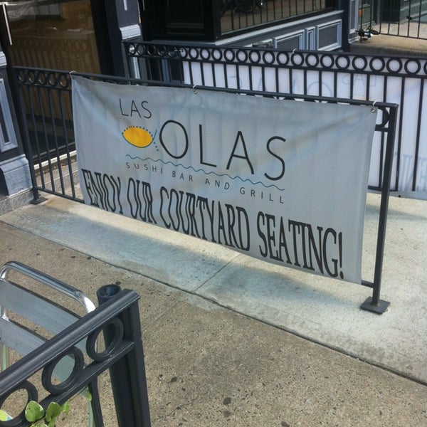 รูปภาพถ่ายที่ Las Olas Sushi Bar and Grill โดย Laura L. เมื่อ 6/9/2013