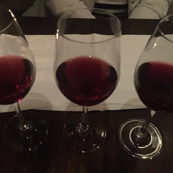 Foto tirada no(a) Nectar Wine Lounge por Fernao V. em 6/5/2016