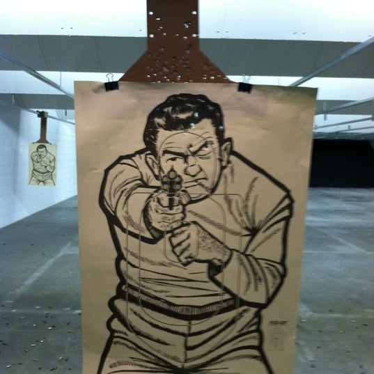 11/25/2012에 Brandyn H.님이 Eagle Gun Range에서 찍은 사진