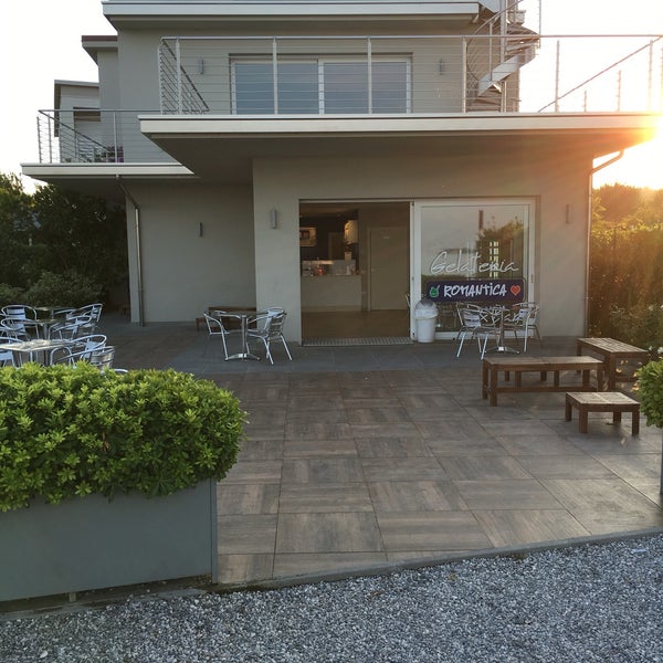 gelateria romantica Ice Cream Parlor