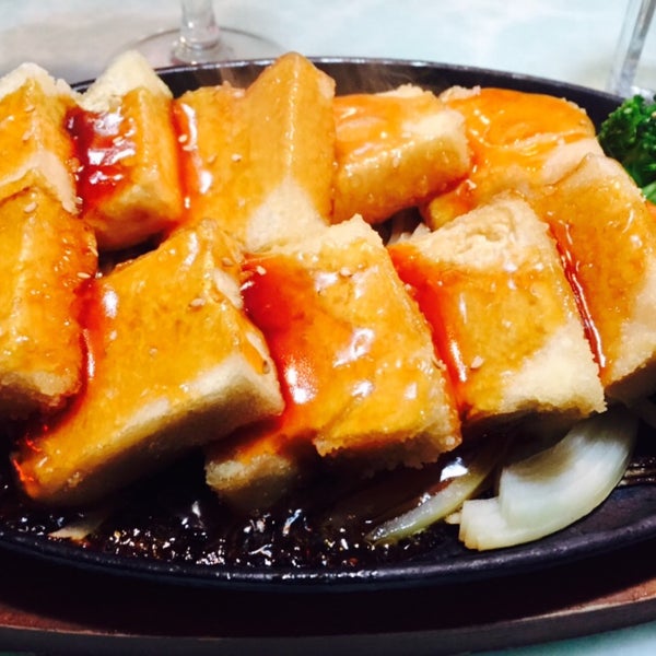 Photo taken at Yama Fuji Asian Cuisine by Erin L. on 12/24/2014