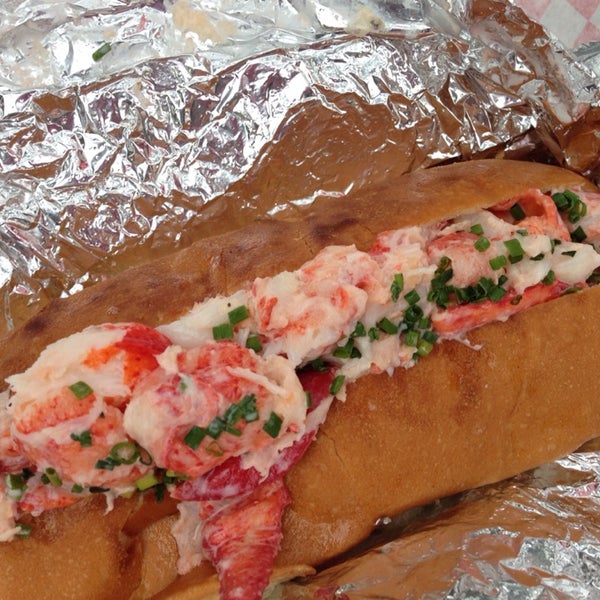 Best lobster roll in my life! Even better than the ones we had in Maine!!!
