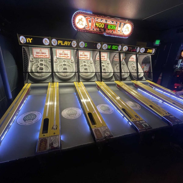 Foto diambil di The 1UP Arcade Bar - Colfax oleh Stephen W. pada 2/8/2022